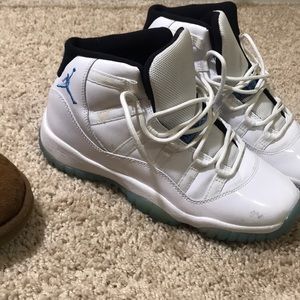 5.5y Jordan 11s . Legend blue.